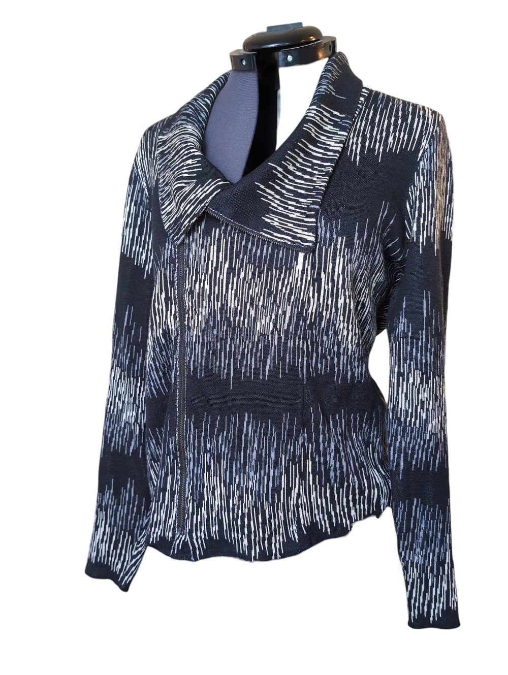 Black and Grat Patterned Funnel Neck Zip-up